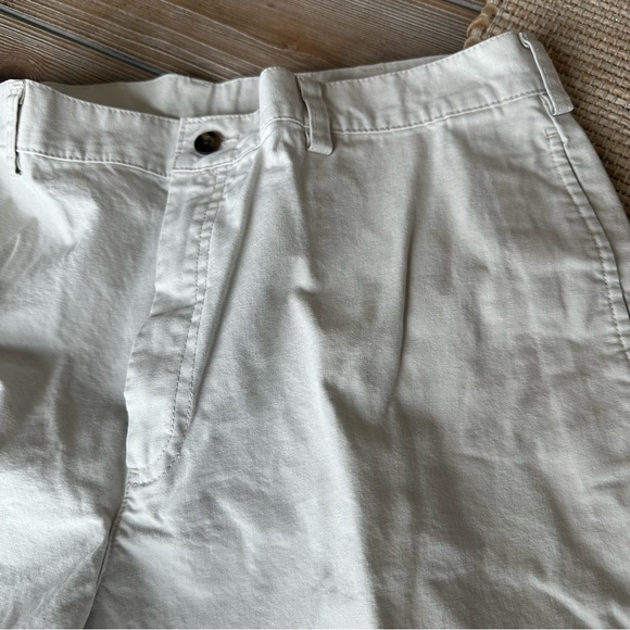 L. L. Bean Men’s Natural Fit Shorts - Picture 5 of 6